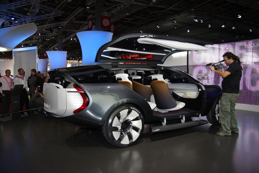  Renault Ondelios Concept 2008 года  (фото 2 из 108)